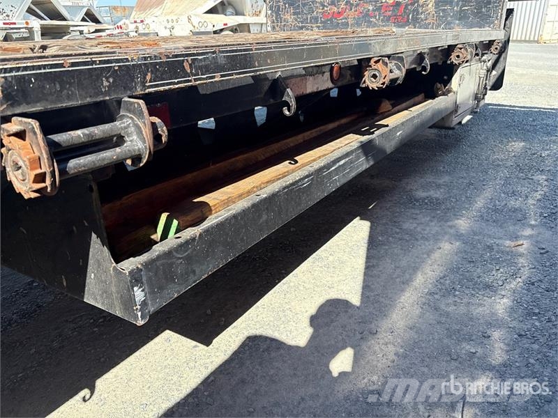 Double A Trailers 52 ft Tri/A Step Deck Trailer لوادر منخفضة