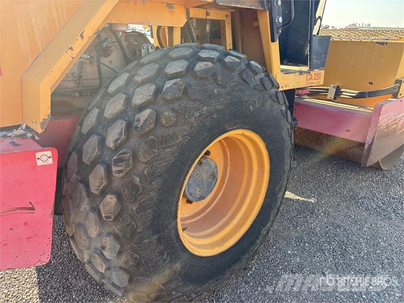 Dynapac CA251-D Smooth Drum Compactor (Inoperable) Ühe trumliga rullid