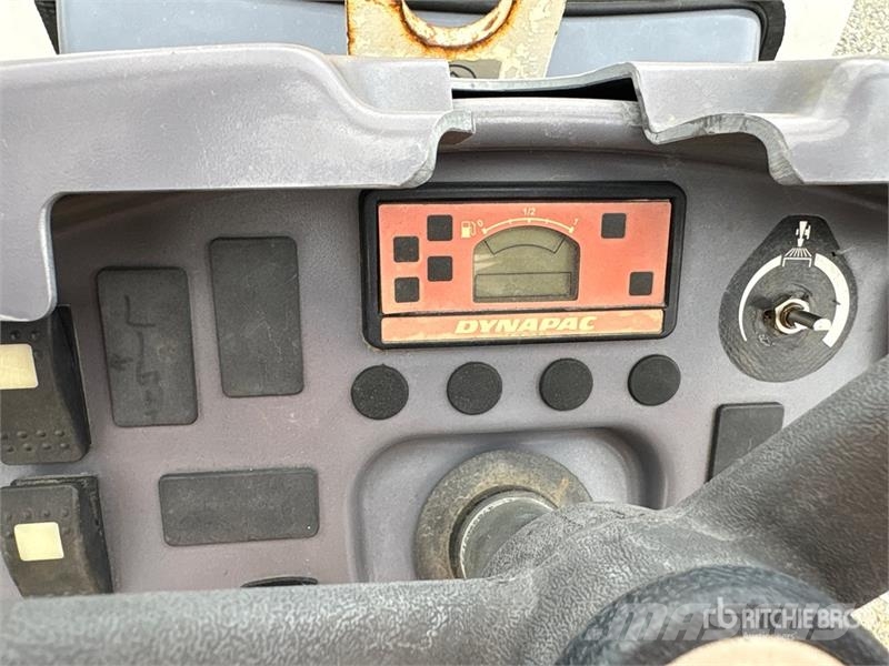 Dynapac CC 800D Double Drum Roller Двойни барабанни ролки
