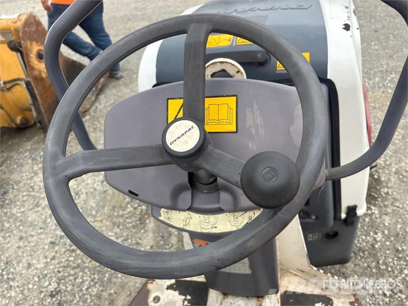 Dynapac CC 800D Double Drum Roller Двойни барабанни ролки
