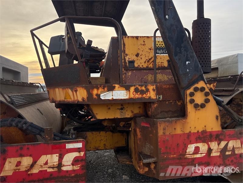 Dynapac CC501A Double Drum Roller Divvalču grunts veltņi
