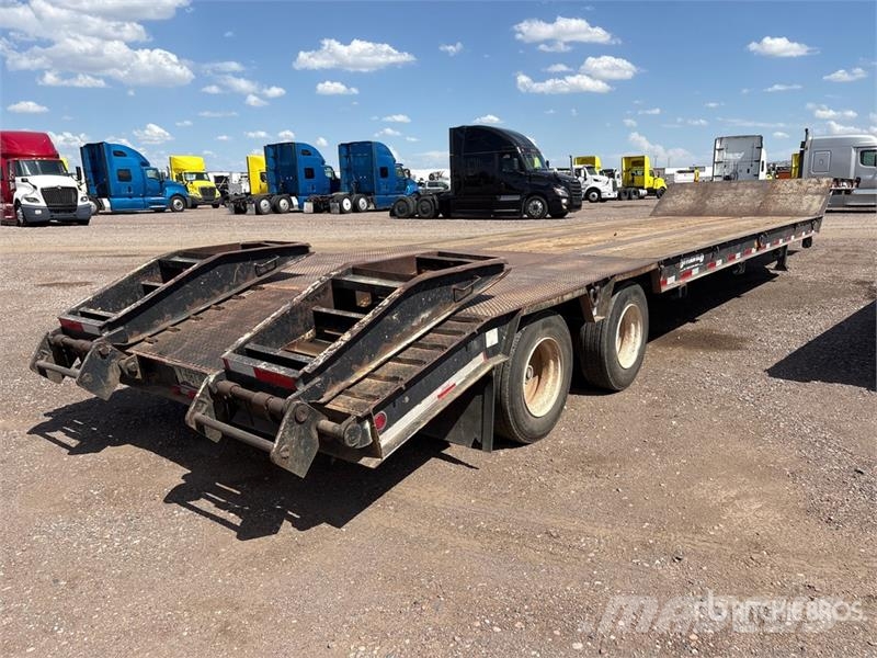Dynaweld 45 ft T/A Step Deck Trailer Zemie treileri