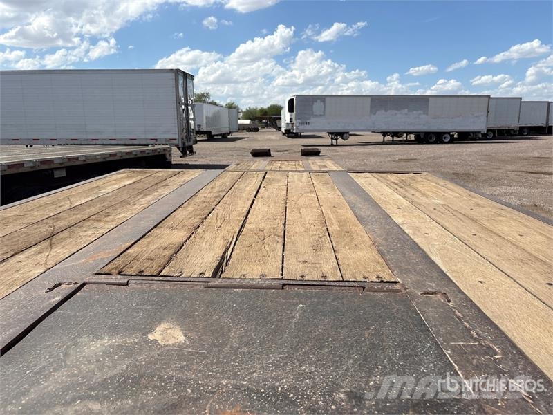 Dynaweld 45 ft T/A Step Deck Trailer Zemie treileri