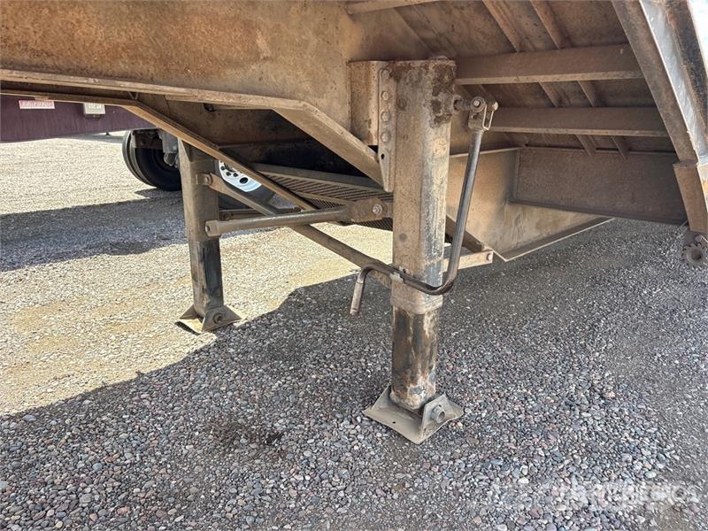 Dynaweld 45 ft T/A Step Deck Trailer Zemie treileri