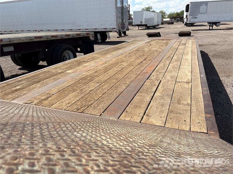 Dynaweld 45 ft T/A Step Deck Trailer Zemie treileri