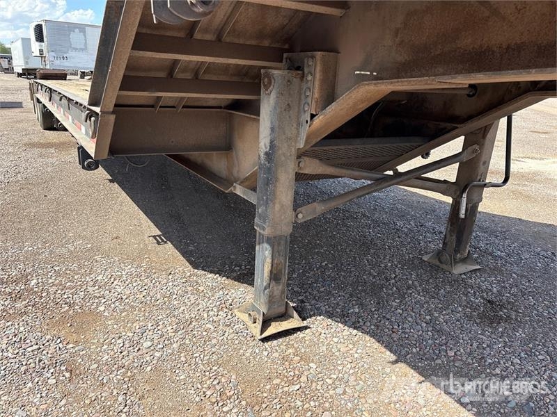 Dynaweld 45 ft T/A Step Deck Trailer Zemie treileri