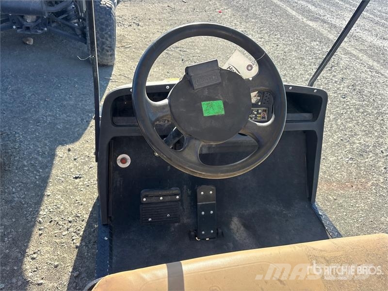 E-Z-GO TXT Golf Cart (Inoperable) ゴルフカート