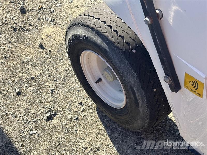 E-Z-GO TXT Golf Cart (Inoperable) ゴルフカート