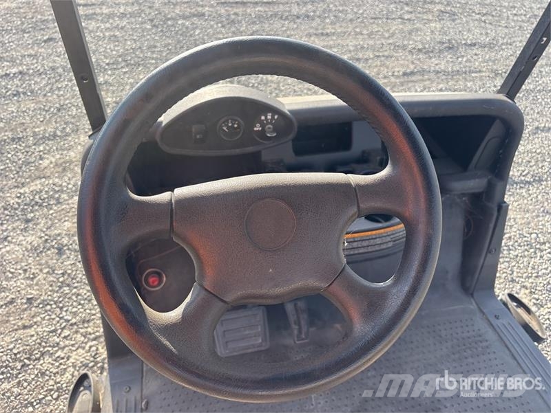 E-Z-GO Valor Electric Golf Cart Kola za golf