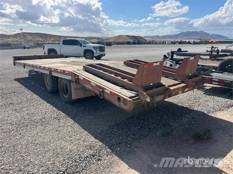 Eager Beaver 10HDBPT 25 ft T/A Equipment Trailer Remolques para transporte de vehículos
