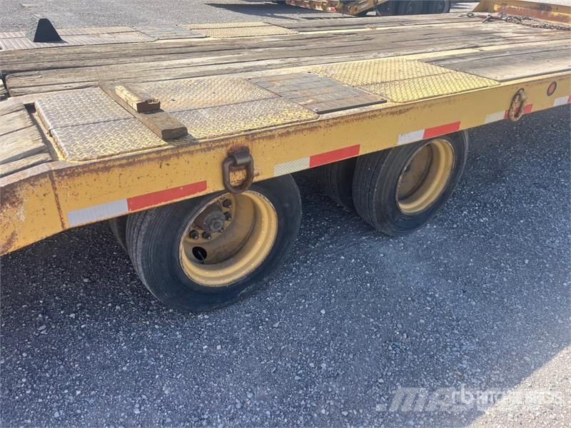 Eager Beaver 15HDB 24 ft T/A Equipment Trailer Remolques para transporte de vehículos