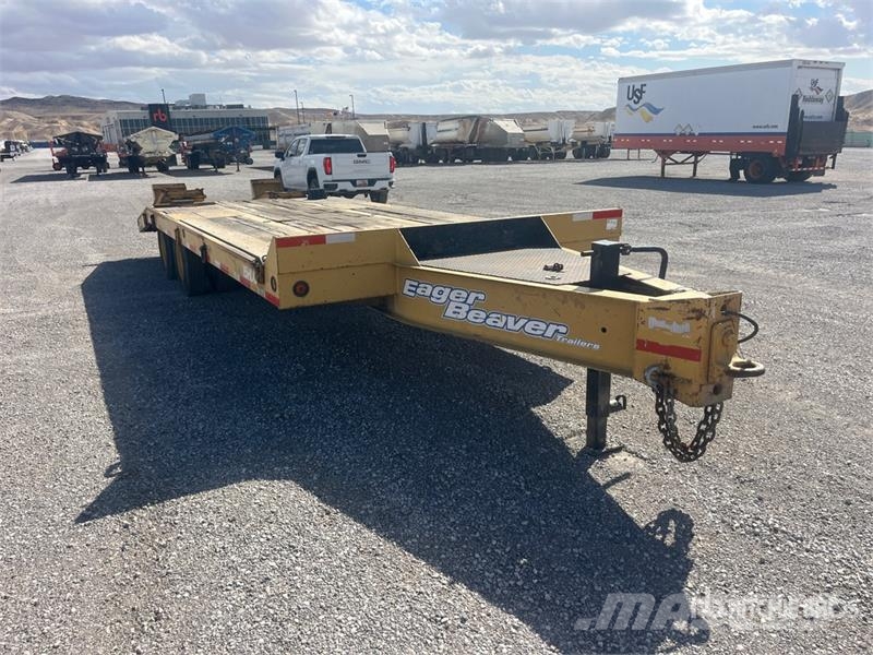 Eager Beaver 15HDB 24 ft T/A Equipment Trailer Remolques para transporte de vehículos