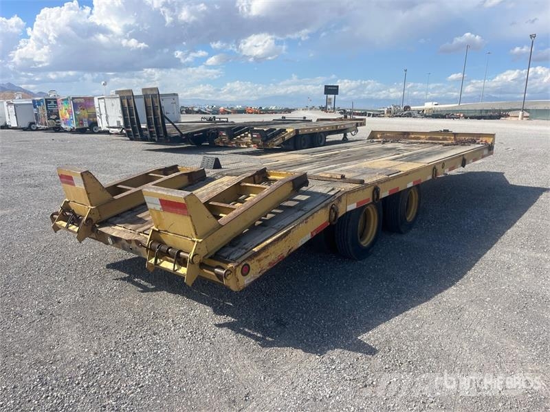Eager Beaver 15HDB 24 ft T/A Equipment Trailer Remolques para transporte de vehículos