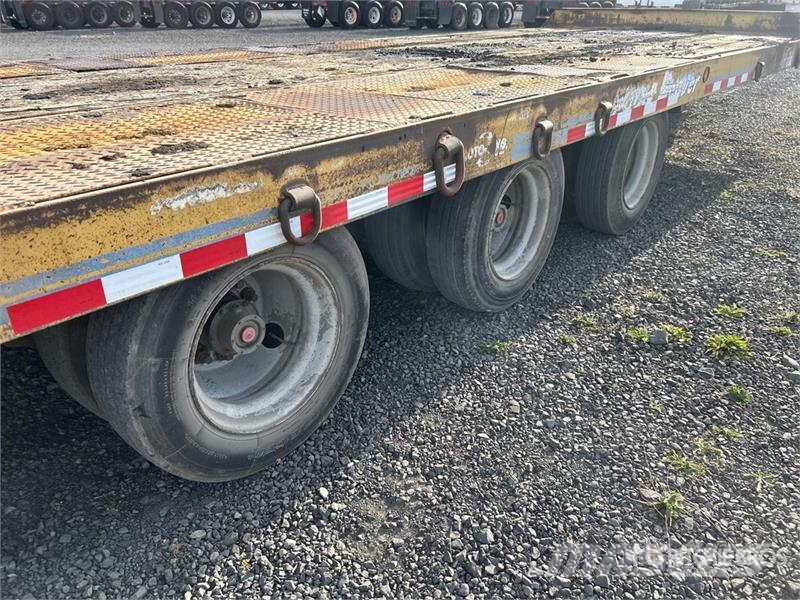 Eager Beaver 28 ft Tri/A Equipment Trailer Auto pārvadāšanas treileri
