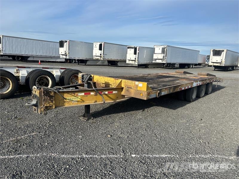 Eager Beaver 28 ft Tri/A Equipment Trailer Auto pārvadāšanas treileri