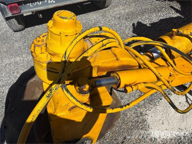 Easi-Pour TP880SV Curb and Gutter Machine (Inoperable) Akcesoria
