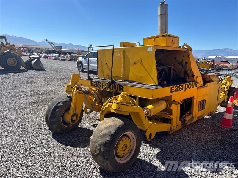 Easi-Pour TP880SV Curb and Gutter Machine (Inoperable) Akcesoria