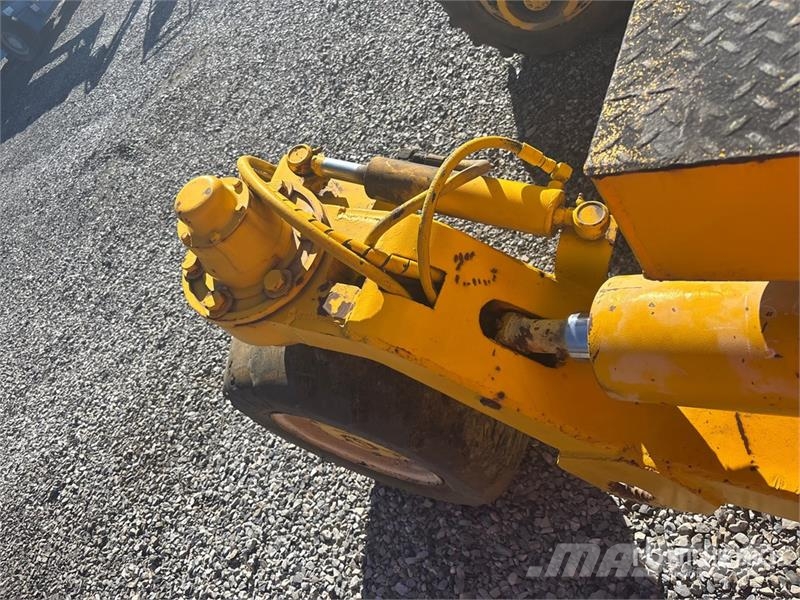 Easi-Pour TP880SV Curb and Gutter Machine (Inoperable) Запчастини для бетонної техніки