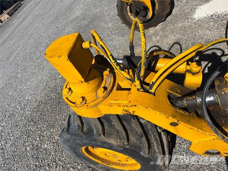 Easi-Pour TP880SV Curb and Gutter Machine (Inoperable) Akcesoria