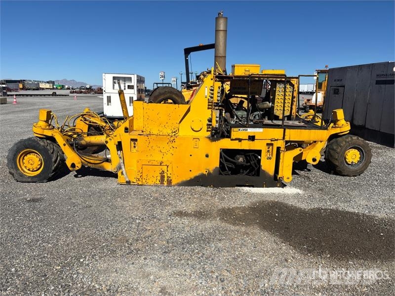 Easi-Pour TP880SV Curb and Gutter Machine (Inoperable) Akcesoria