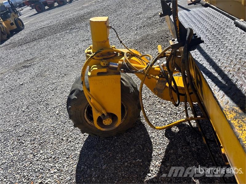 Easi-Pour TP880SV Curb and Gutter Machine (Inoperable) Akcesoria