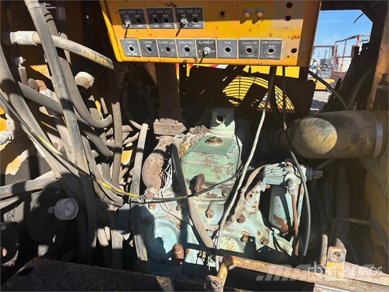 Easi-Pour TP880SV Curb and Gutter Machine (Inoperable) Запчастини для бетонної техніки
