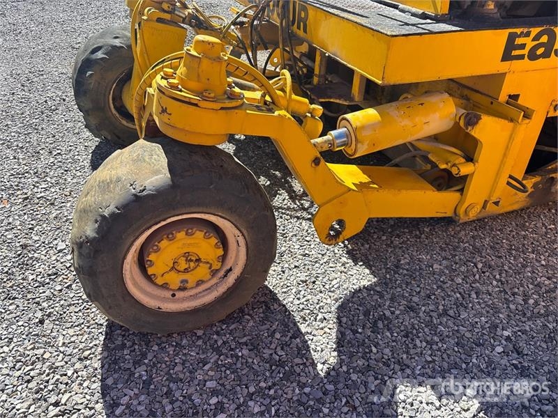 Easi-Pour TP880SV Curb and Gutter Machine (Inoperable) Akcesoria