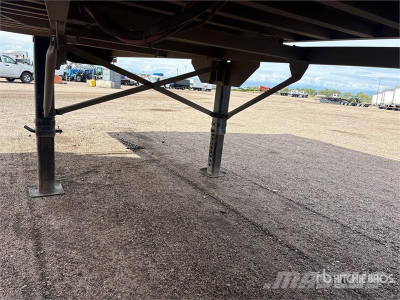 East Mfg 35 ft T/A Frameless End Dump Trailer Самоскиди