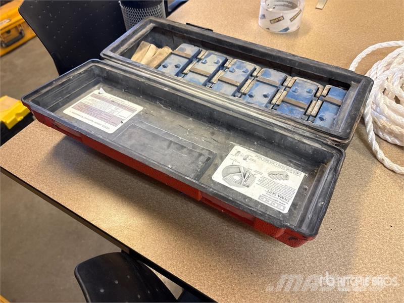 Edco of (6) Edco 12400 Grinder-Dyma Inserts Outros componentes