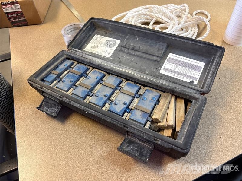 Edco of (6) Edco 12400 Grinder-Dyma Inserts Outros componentes