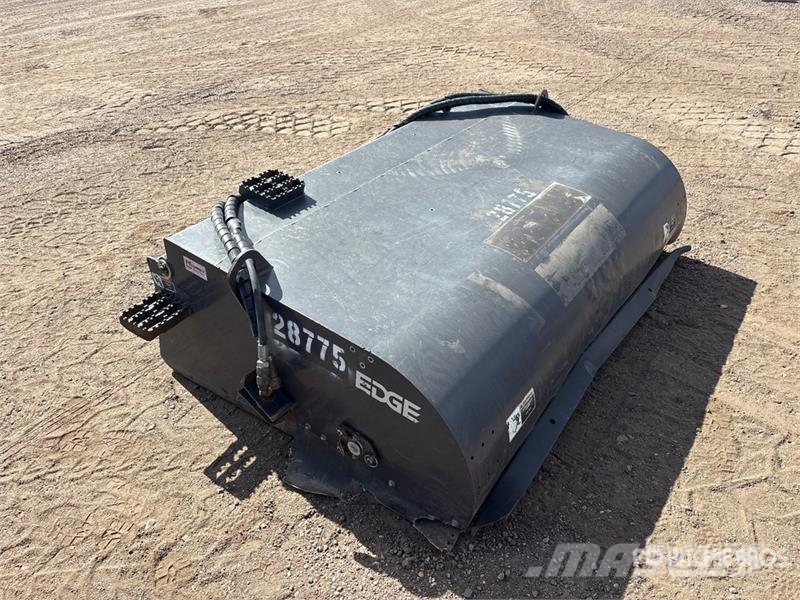 Edge 503578 74 in Skid Steer Broom Spazzole