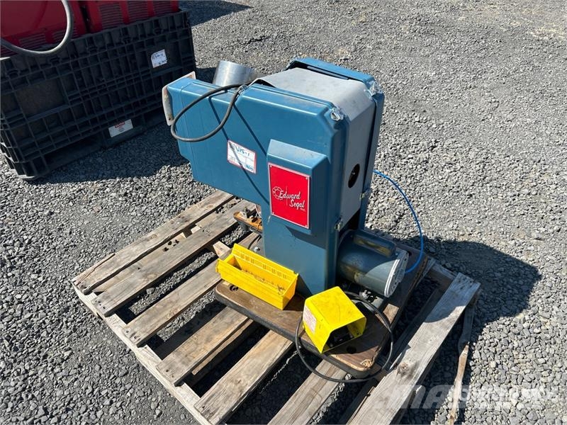  Edward Segal Electric Grommet Machine معدات البناء - غير ذلك