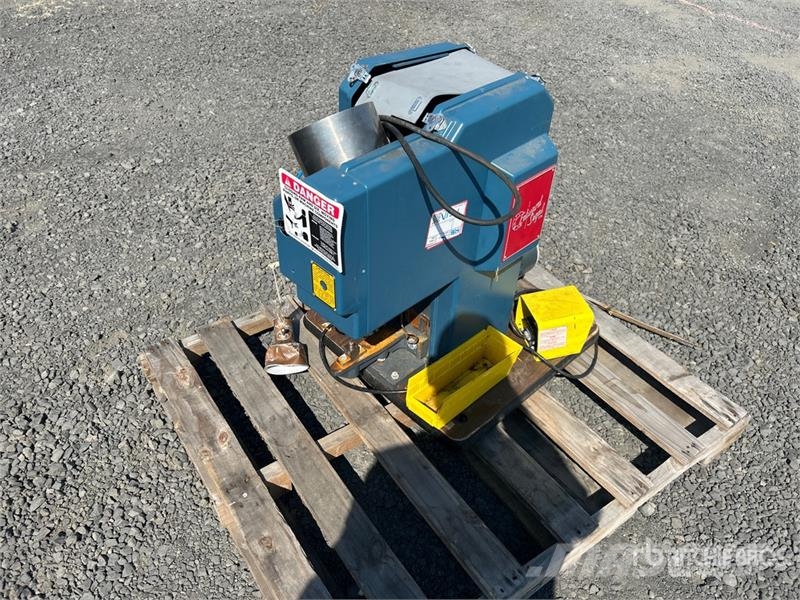  Edward Segal Electric Grommet Machine معدات البناء - غير ذلك