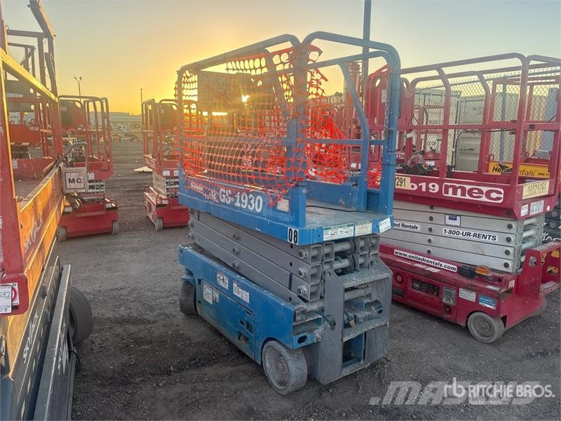 Electric Scissor Lift Ollós emelők