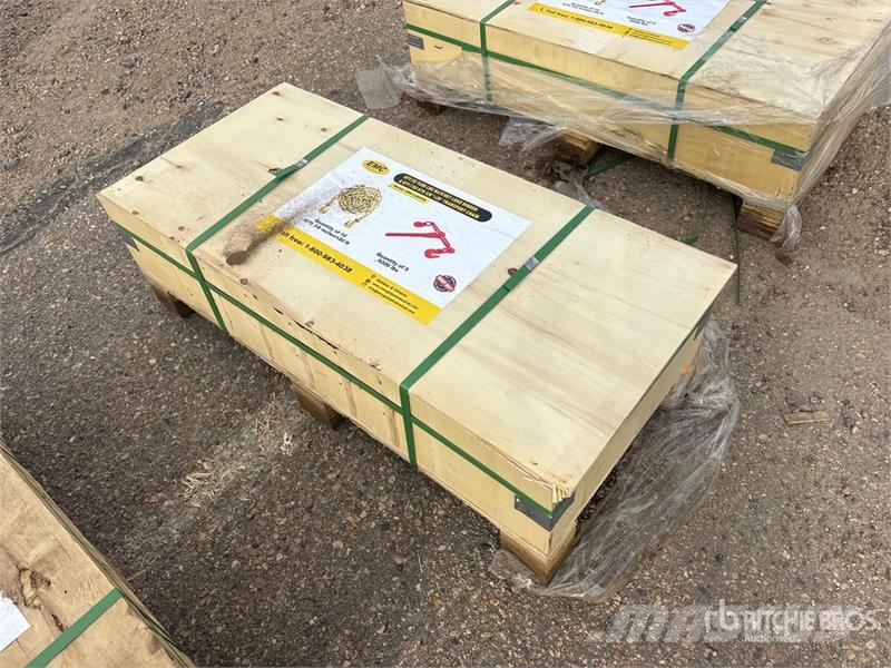 EMC LB9200 Quantity of (5) Ratchet Binders & Quantity Other components