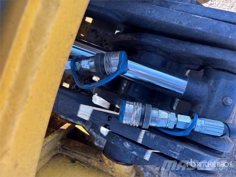 Engcon 12 in Hydraulic Grapple Greifer