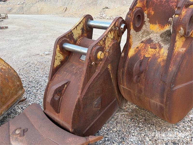 Entek 24 in 1.15 cyd Digging Excavator Bucket - Fits Cat Žlice