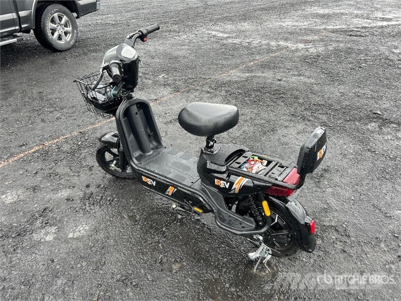 EV-BLACK Electric Scooter (Inoperable) Mönkijät