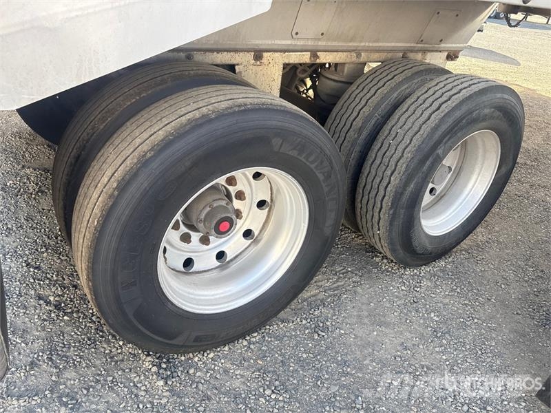 EverLite 39 ft T/A End Dump Trailer Самоскиди