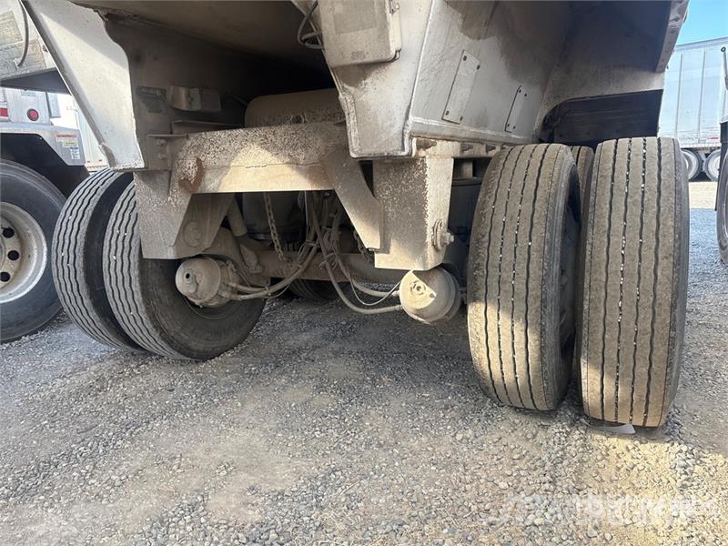 EverLite 39 ft T/A End Dump Trailer Самоскиди