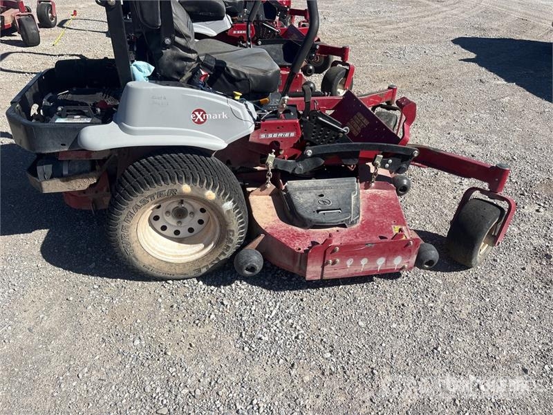 Exmark Lazer Z Mauriņa traktors