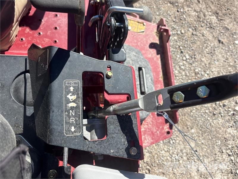Exmark Lazer Z Mauriņa traktors