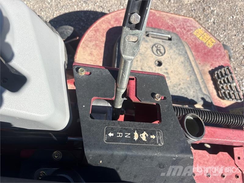 Exmark Lazer Z Mauriņa traktors