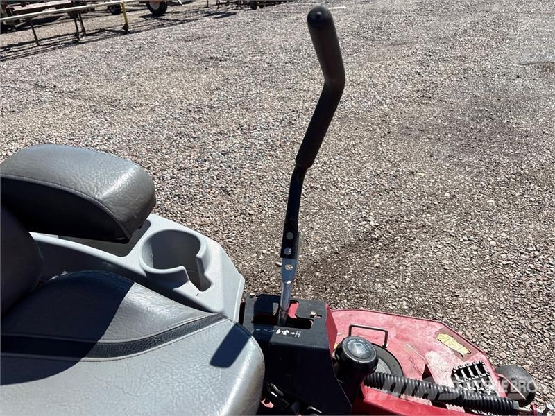 Exmark Lazer Z ركوب الحشائش