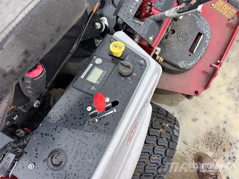 Exmark Lazer Z S-Series Ride-On Lawn Mower Tractorașe de tuns iarba