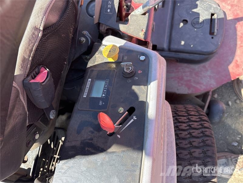 Exmark Lazer Z S-Series Ride-On Lawn Mower ركوب الحشائش