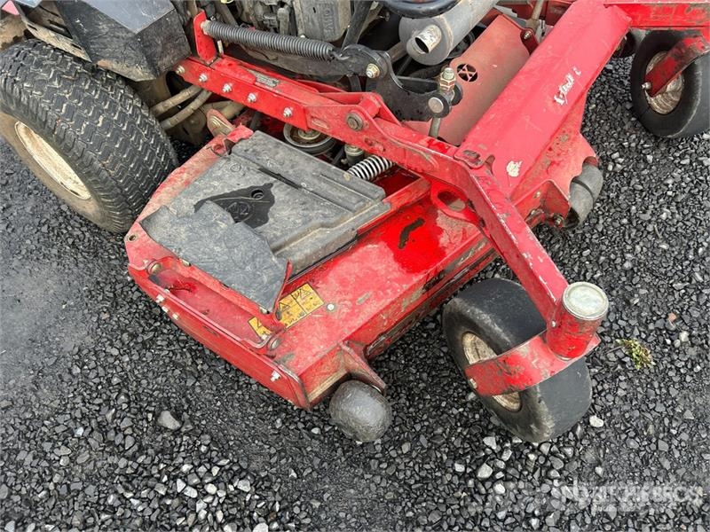 Exmark Stand-On Lawn Mower ركوب الحشائش