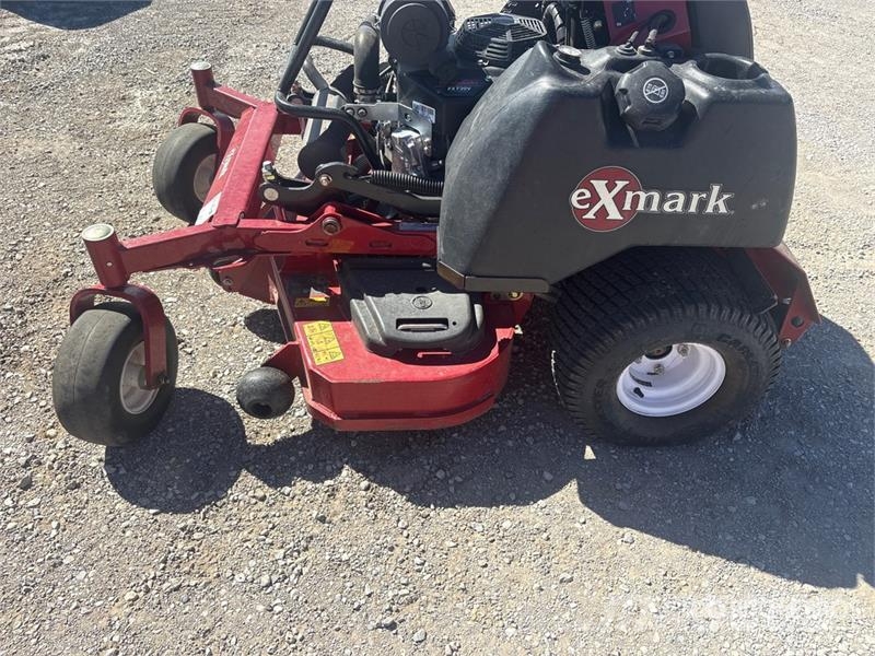 Exmark Stand-On Lawn Mower Mauriņa traktors