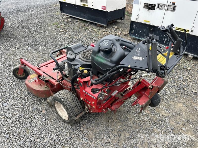 Exmark Turf Tracer S-Series 4x2 Stand-On 36 in Lawn Mower Tractores corta-césped