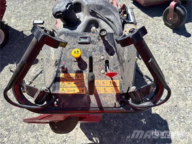 Exmark Turf Tracer S-Series Stand-On Lawn Mower ركوب الحشائش